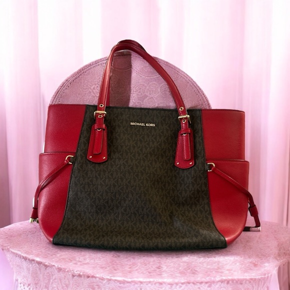 Michael Kors Handbags - Michael Kors Logo Voyager Large tote